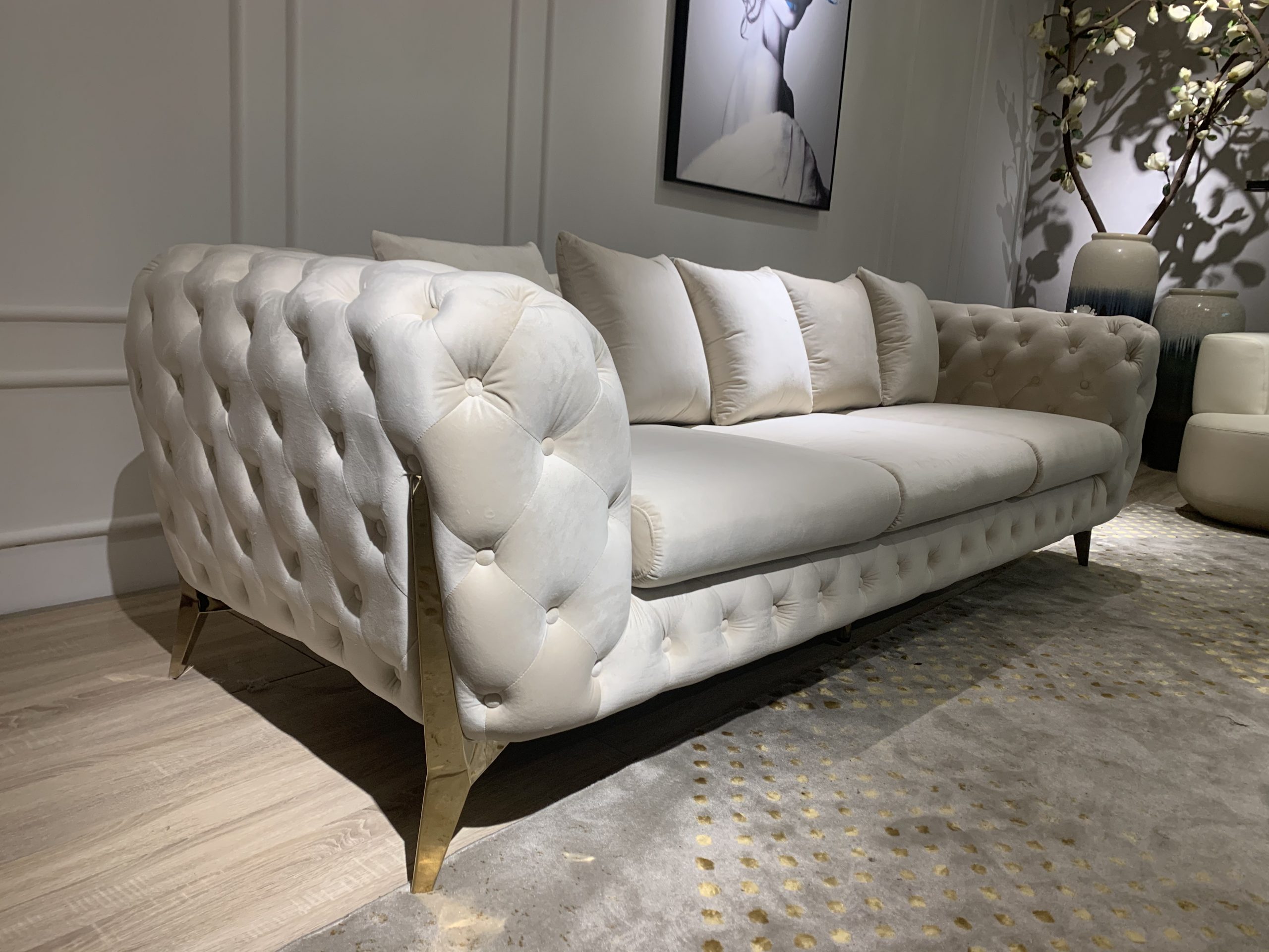 Modena chesterfield deals sofa